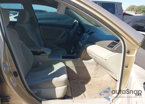 2011 Toyota Camry Le z USA, uszkodzony, nr VIN 4T1BF3EK7BU168812